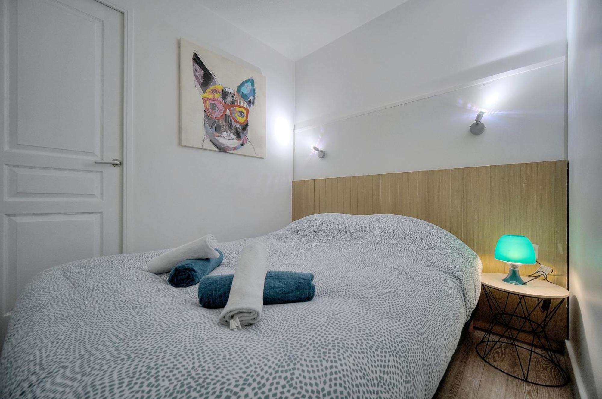 Les Cinq - 2 Min Mer - Piscine - Terrasse - Vca Apartment *