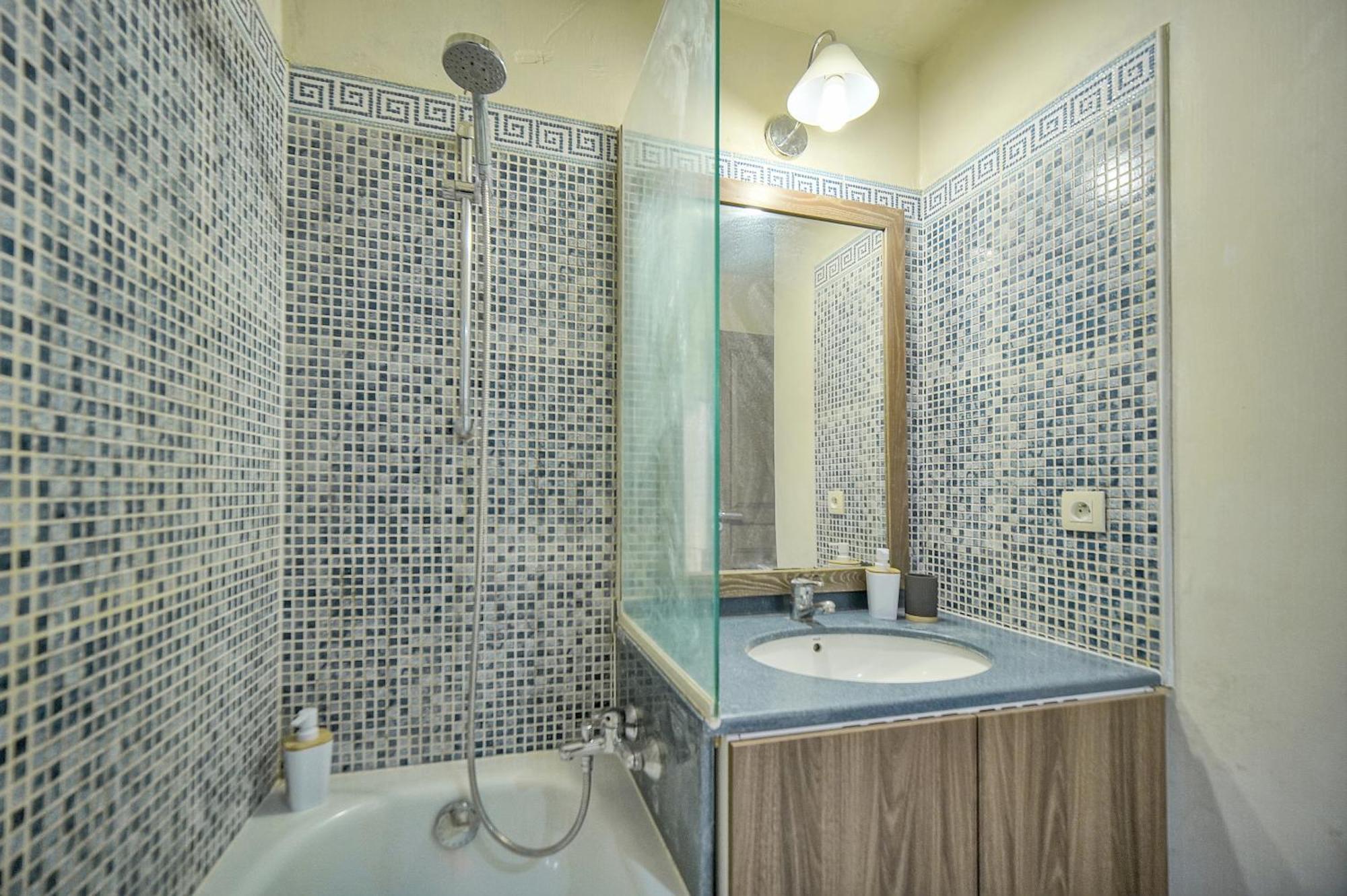 Les Cinq - 2 Min Mer - Piscine - Terrasse - Vca Apartment