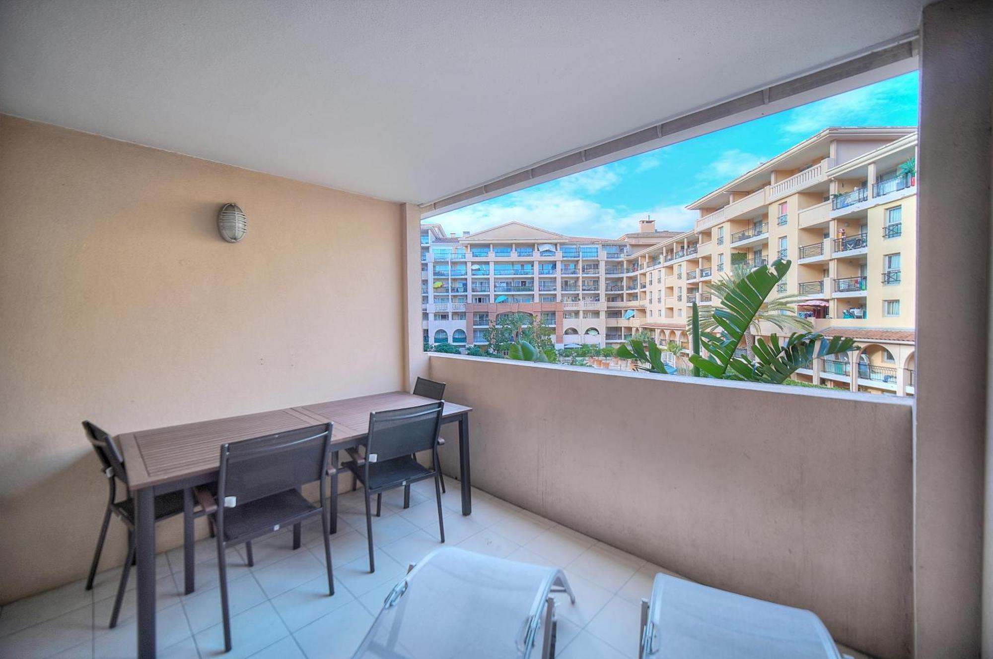 Les Cinq - 2 Min Mer - Piscine - Terrasse - Vca Apartment *