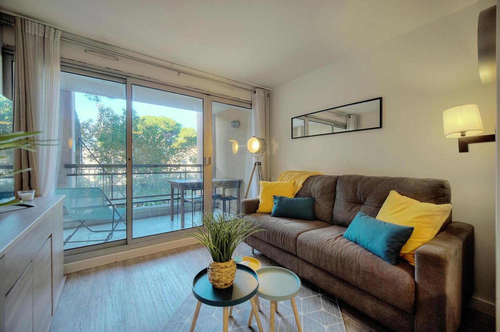 Les Cinq - 2 Min Mer - Piscine - Terrasse - Vca Apartment